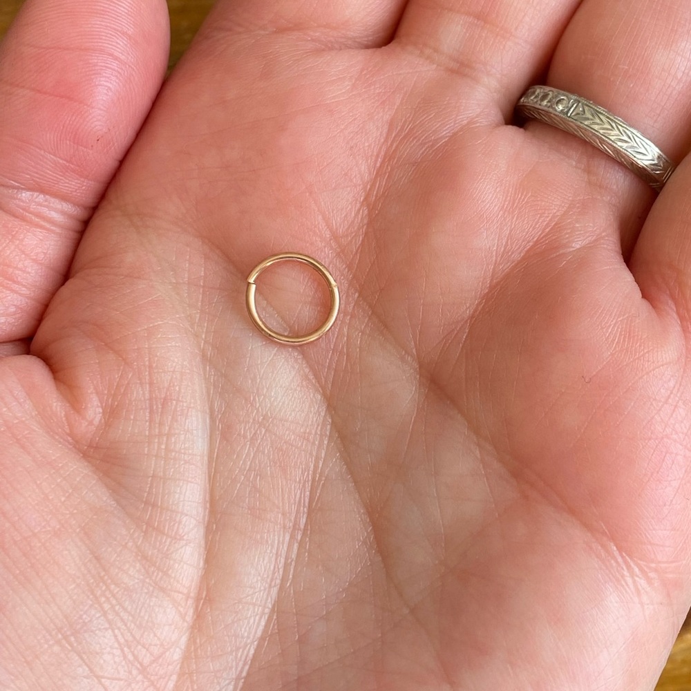 BVLA 14K yellow gold seamless ring for any piercing